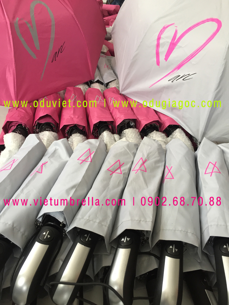 xưởng sản xuất ô dù cầm tay in logo quảng cáo